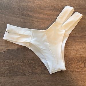 Montce AC White Euro Bottom S